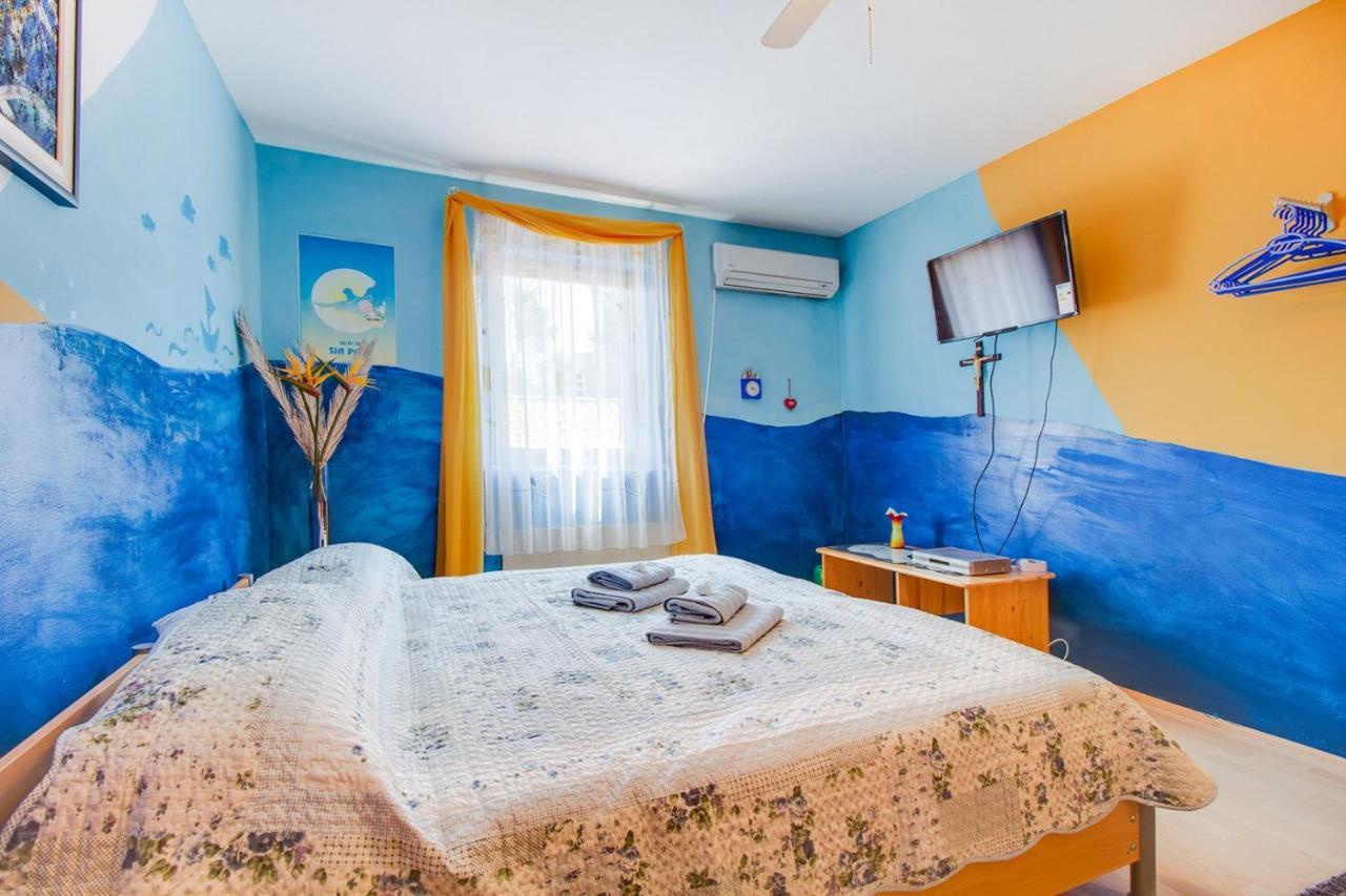 Apartment Simpatico Cunski Luaran gambar