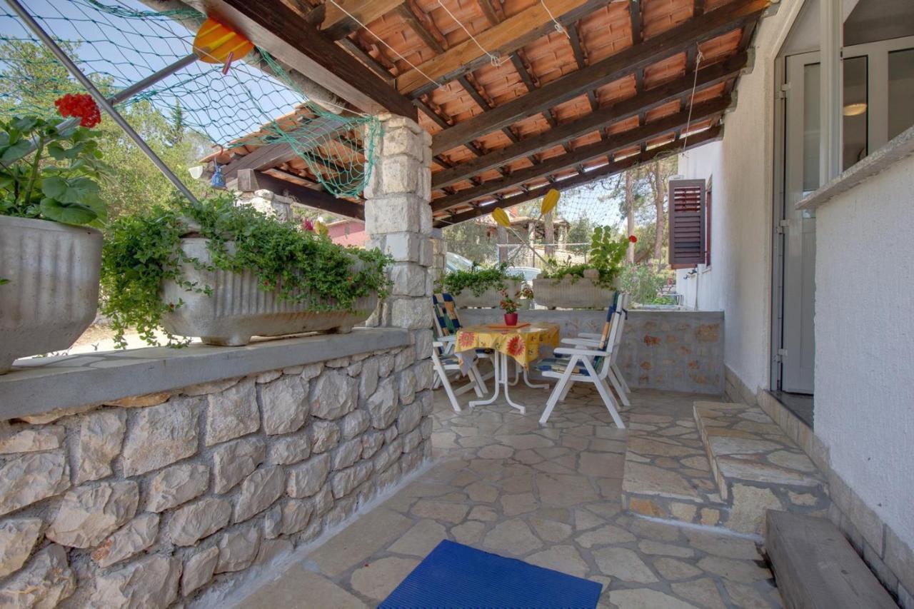 Apartment Simpatico Cunski Luaran gambar